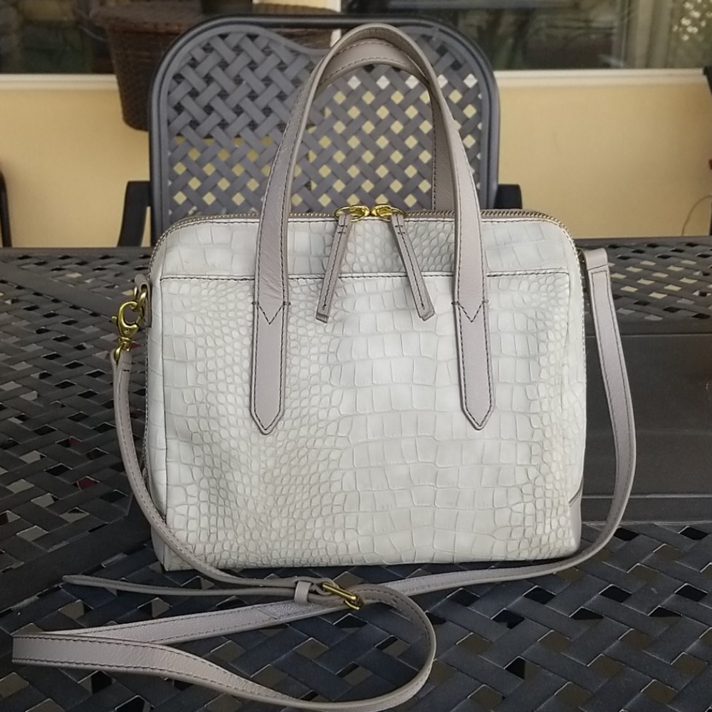 FOSSIL Purse. NWOT.